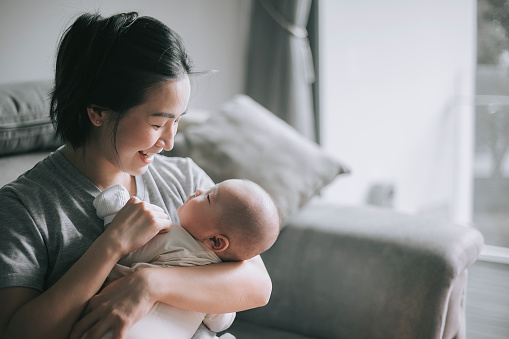 newborn bonding tips for new moms
